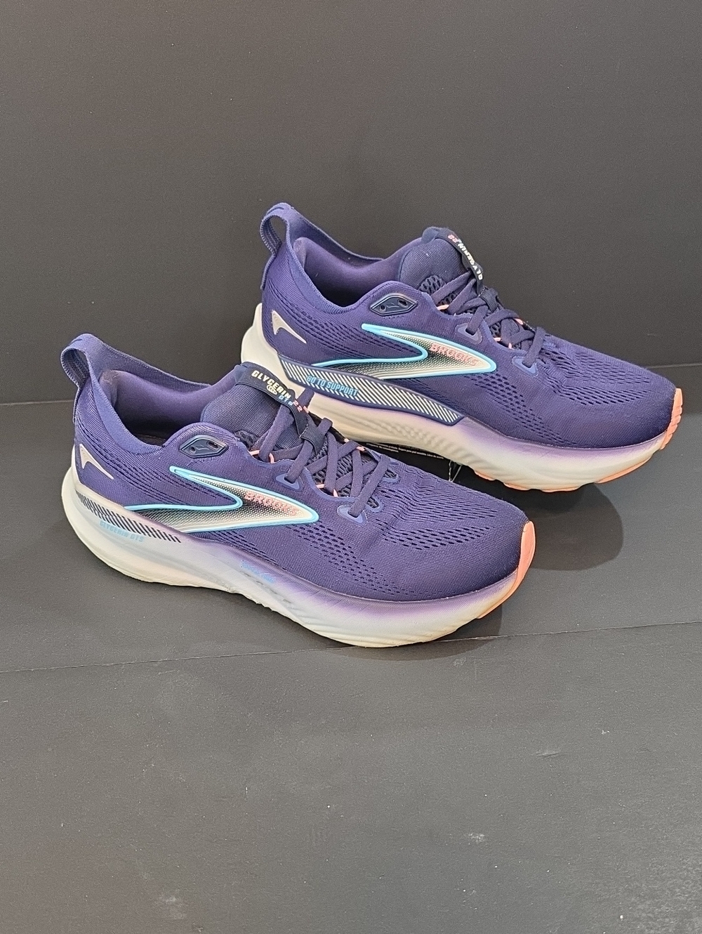Brooks Glycerin 22 GTS Women’s Purple and Coral Running Shoes Size 10.5